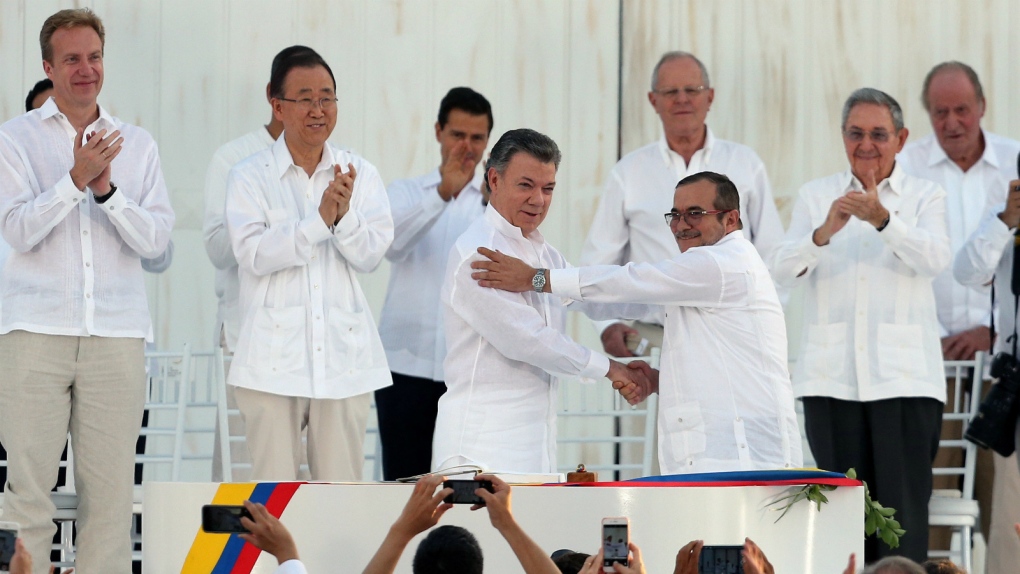 Colombia, rebels celebrate peace deal
