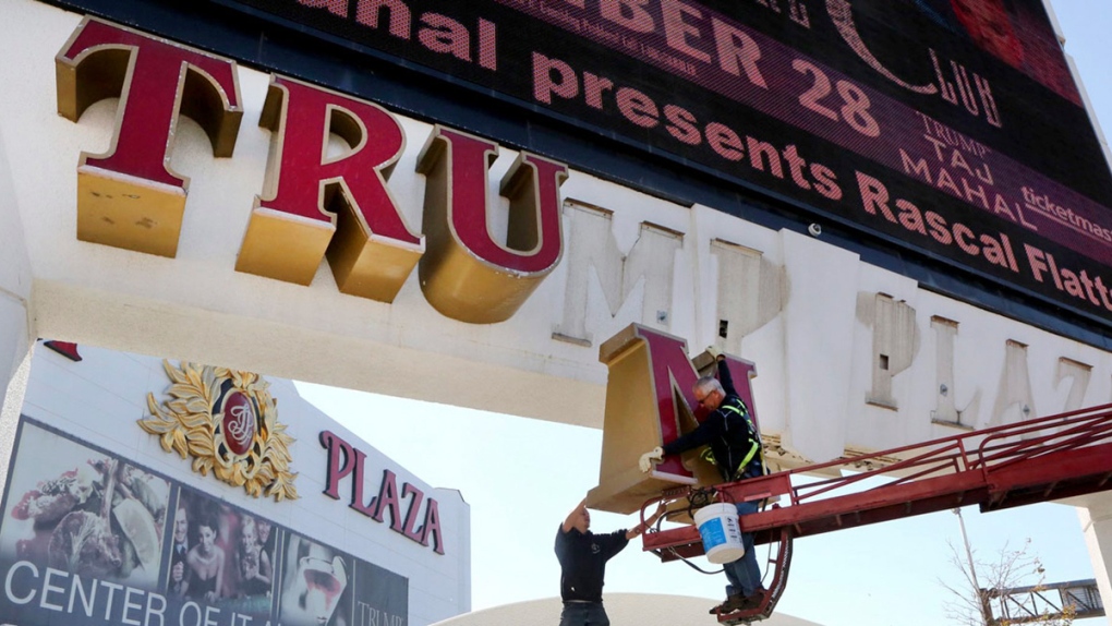Removing the Trump Plaza casino sign