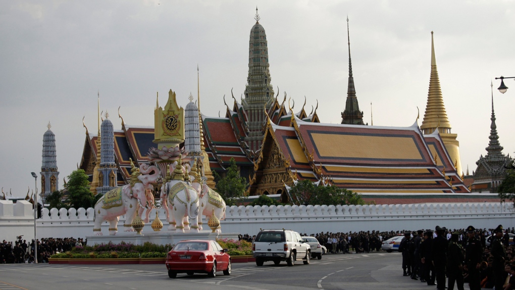 Convoy carries late Thai King Bhumibol Adulyadej 