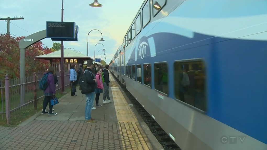 Train pulls into Pointe Claire station