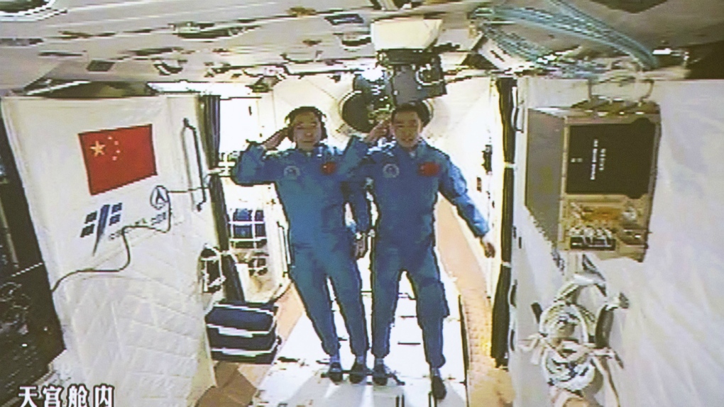Chinese astronauts enter space station