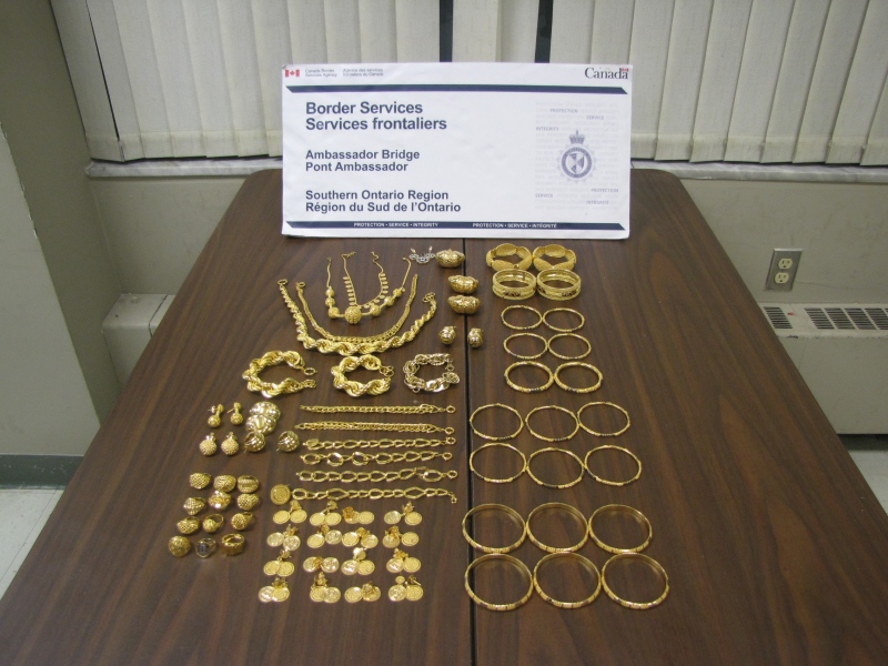 Jewellry seized at the Ambassador Bridge (CBSA)