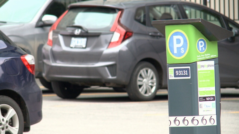 A City of Ottawa parking payment machine. (Tyler Fleming/CTV News Ottawa) 