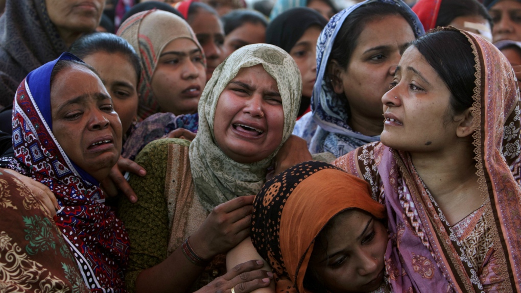 Families mourn victims killed in Pakistan blast