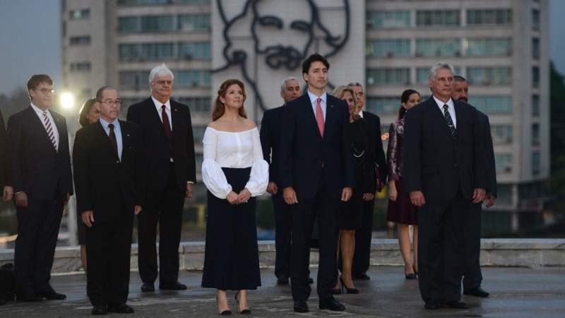 Prime Minister Justin Trudeau and Sophie Gregoire-Trudeau place a wreath at Jose Marti Monument in Havana, Cuba on Tuesday, Nov. 15, 2016. THE CANADIAN PRESS/Sean Kilpatrick