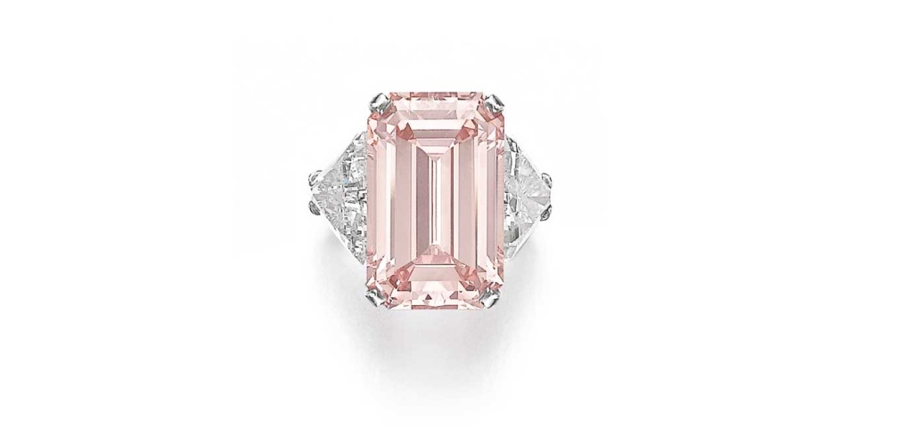 Magnificent fancy intense pink diamond ring