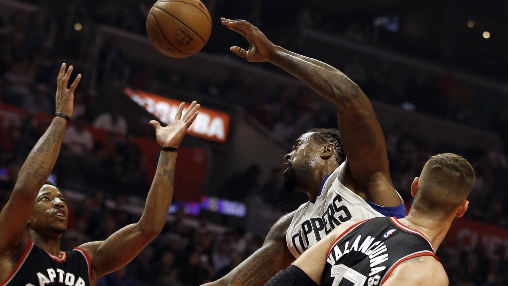 Clippers end losing streak with win over Raptors