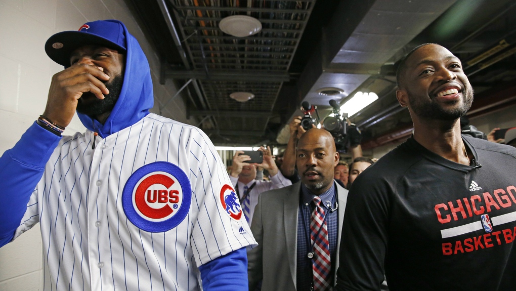 Cavaliers LeBron James wears Chicago Cubs jersey