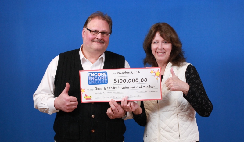John and Sandra Krasinkiewicz of Windsor win $100,000 with Encore. (Courtesy OLG)