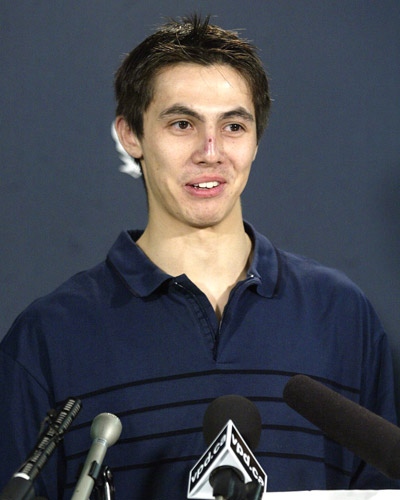 Kidnap victim Graham McMynn speaks during a press conference in Vancouver after being held captive for eight days on Thursday, April 13, 2006. (Richard Lam / THE CANADIAN PRESS)