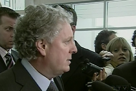 Premier Jean Charest says he wants answers about why the Caisse lost nearly $40 billion. The PQ says it wants the answers to come from him. (Feb. 26,2009)