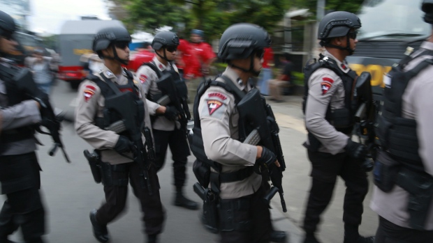 Indonesia Police Kill 3 Suspected Militants Defuse Bombs Ctv News 