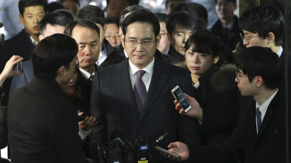 Prosecutors summon Samsung heir for questioning over bribery ...