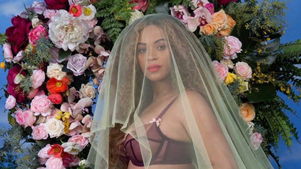 Beyonce pregnant with twins