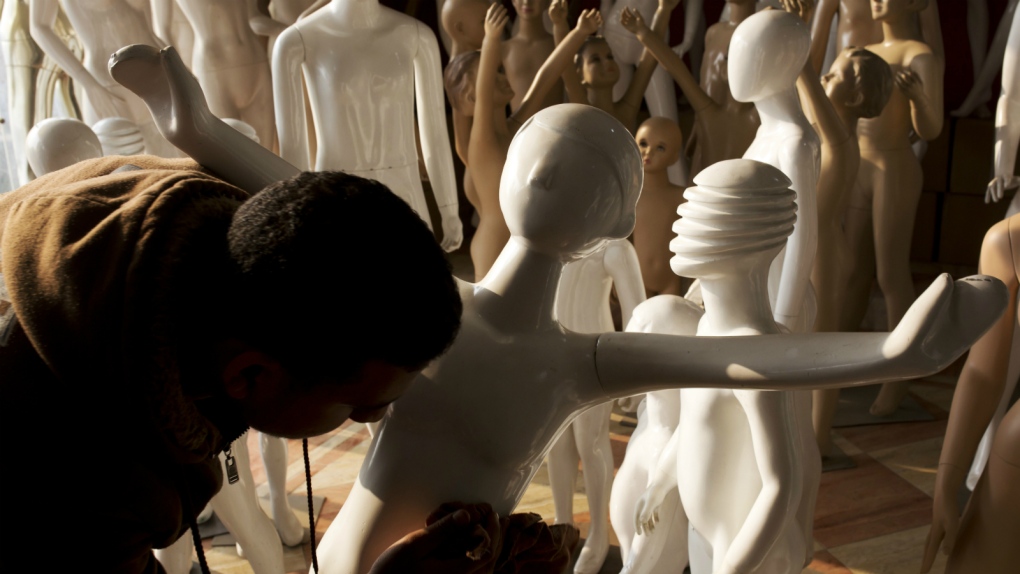 Egyptian shop producing mannequins