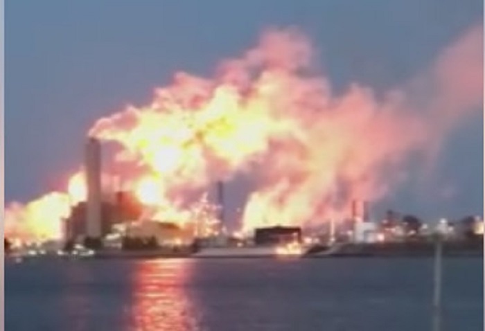 Imperial Oil says operating issue causes flaring. (Courtesy Lisa Pugliano Mrowiec / Facebook)