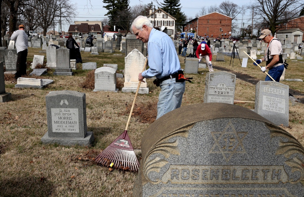 Mount Carmel Cemetery cleanup