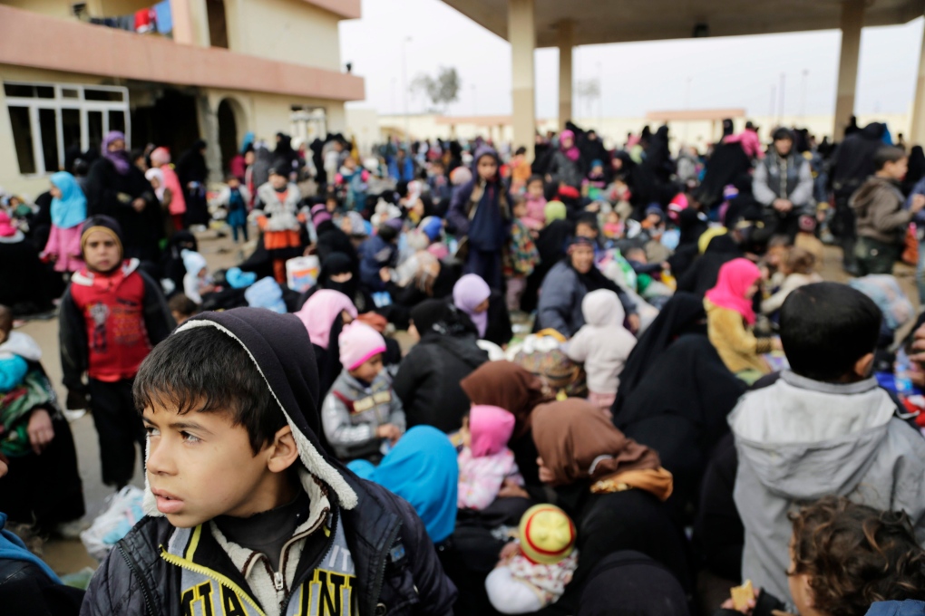 Civilians fleeing Mosul 