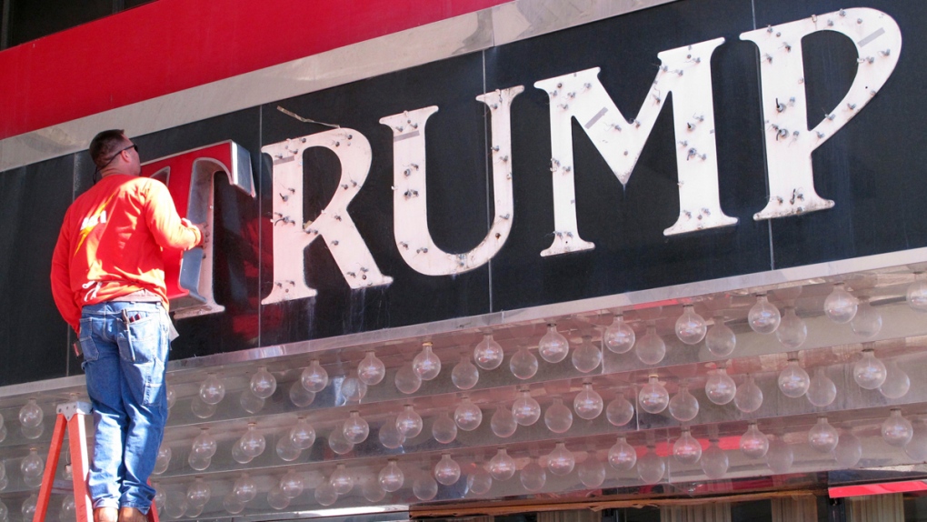 Dismantling Trump logo in Atlantic City