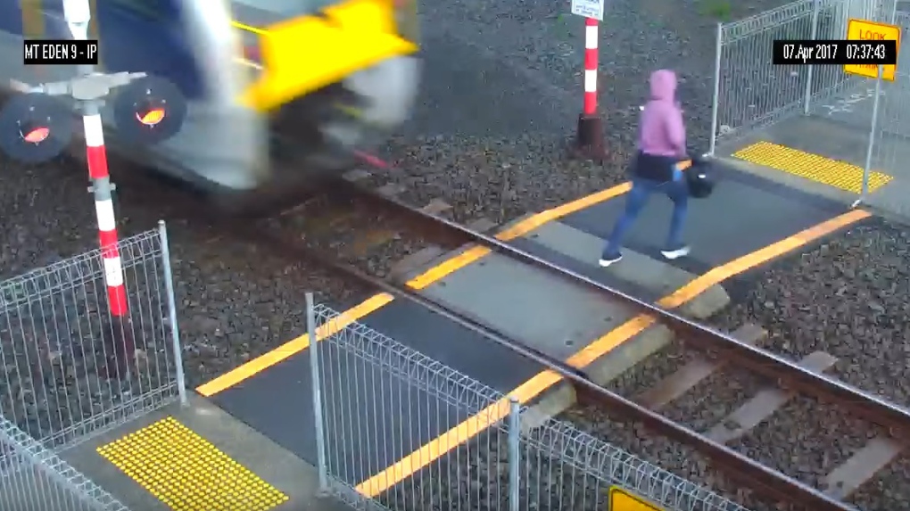 Auckland transportation crossing tracks