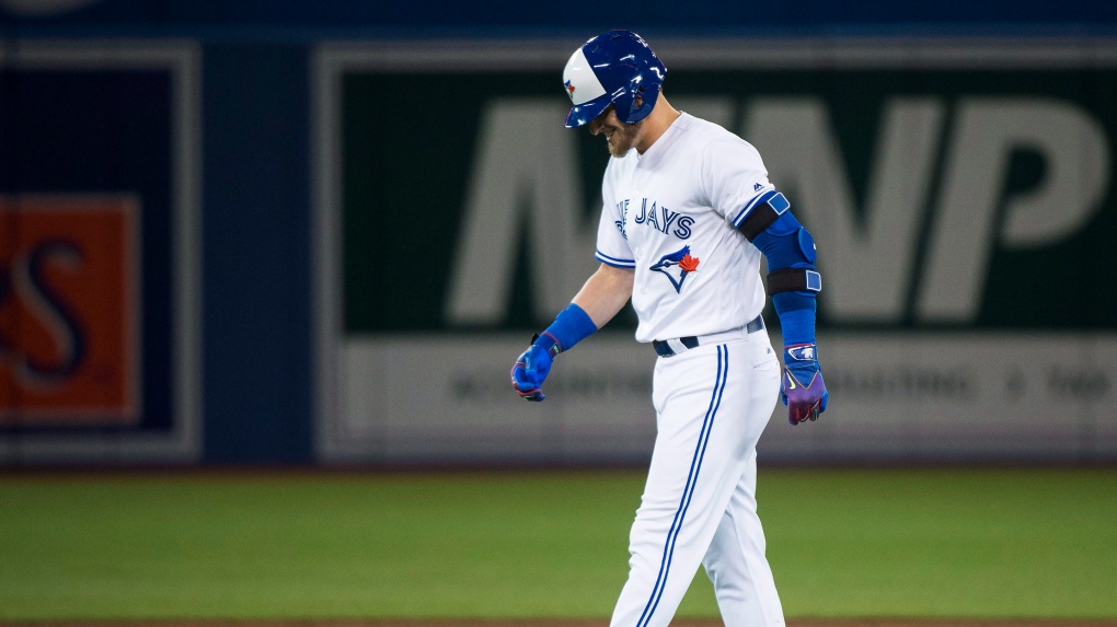 Josh Donaldson left game against Orioles after aggravating sore right calf