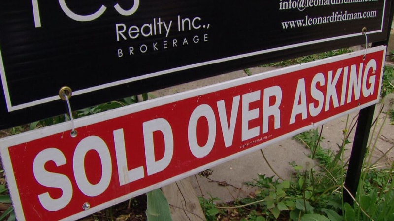 The overheated housing market in the GTA is reverberating in cottage country where prospective buyers are being priced out of Parry Sound, Ont. due to increasing demand. (CTV News)