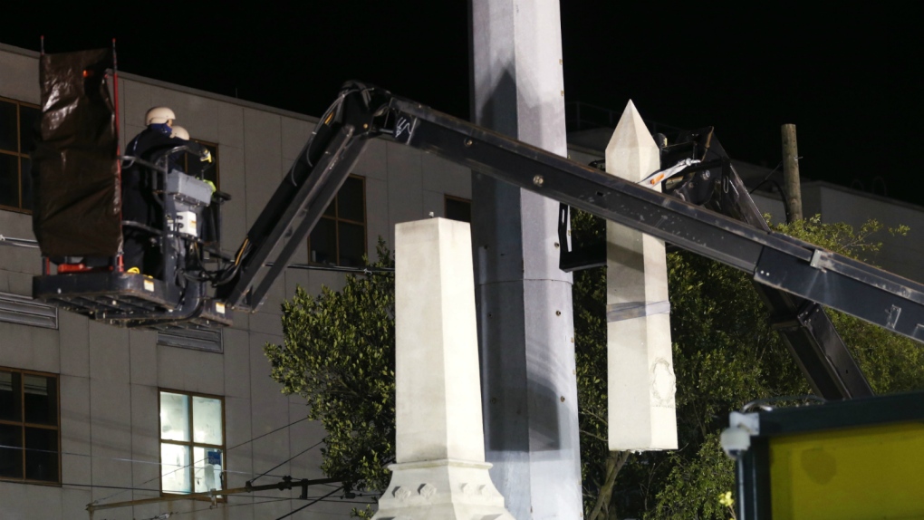 New Orleans take down white supremacist monument