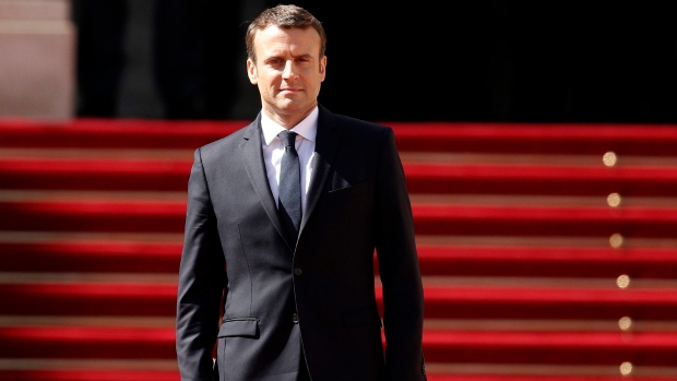 Coronavirus: Macron mencaci maki Prancis yang tidak divaksinasi