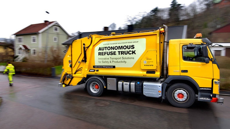 self-driving garbage truck