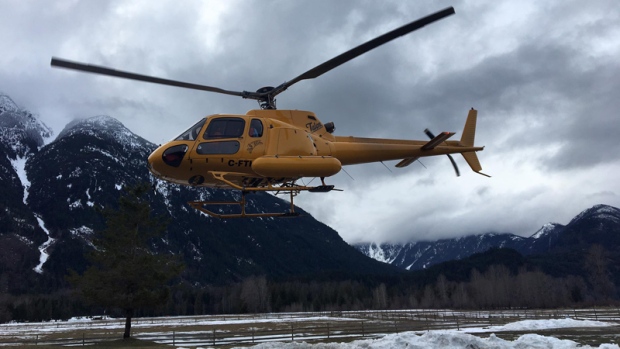 Injured teen forced to spend the night on North Shore mountain