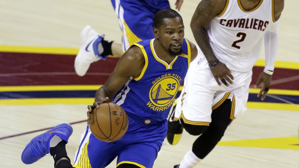 Kevin Durant in action against the Cavaliers