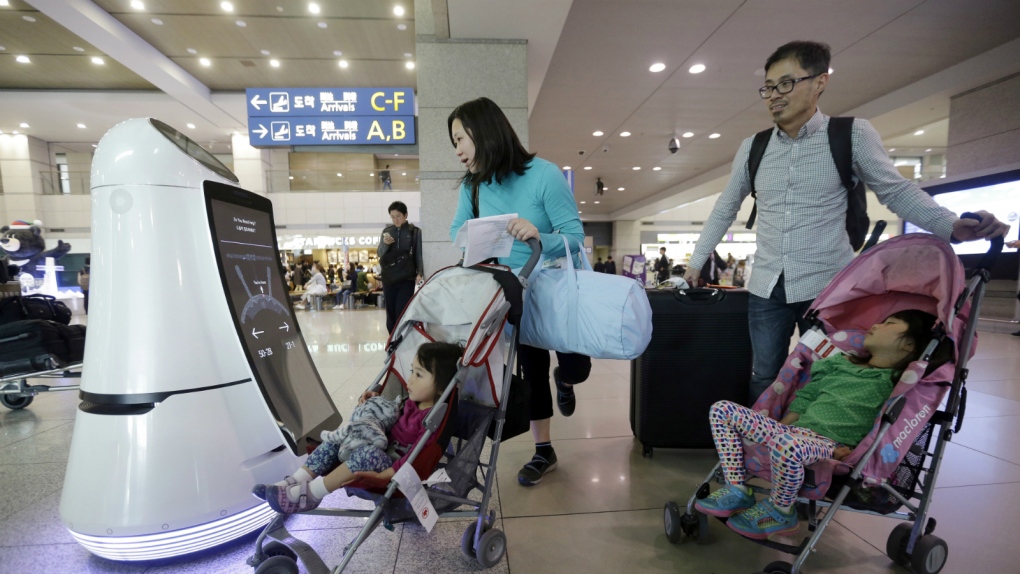 Robots helping travellers at Korean airports