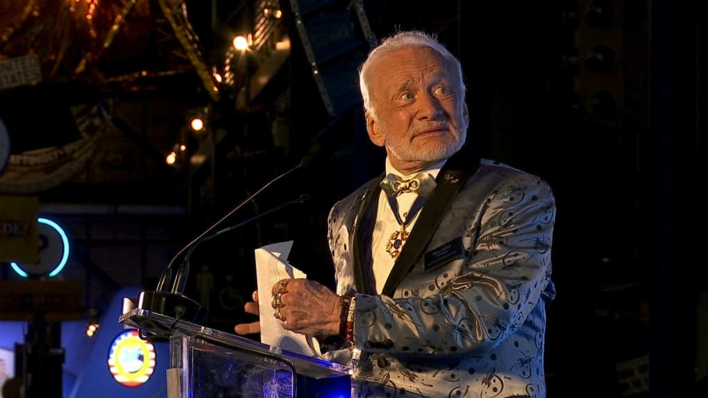 Buzz Aldrin hosts fundraiser in Florida