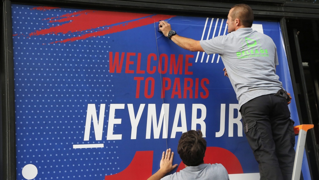 Sign welcoming Neymar to Paris
