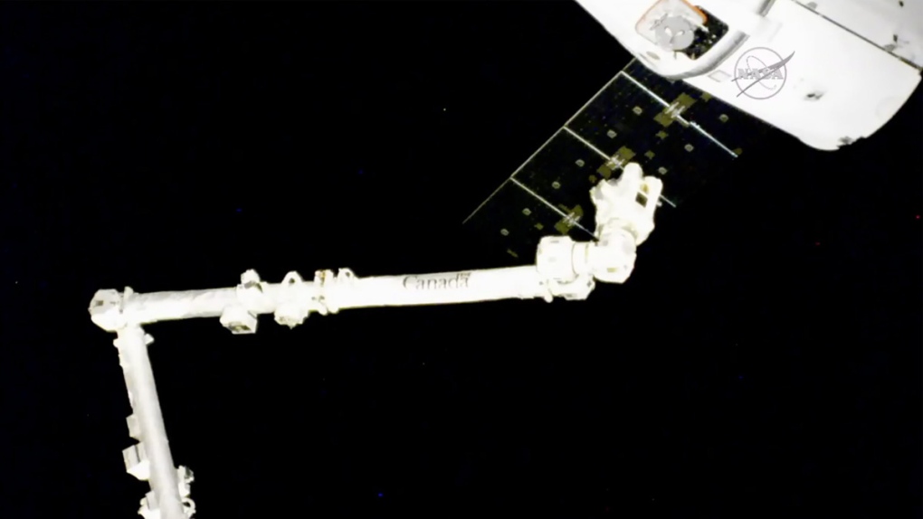 SpaceX Dragon capsule approaches the ISS