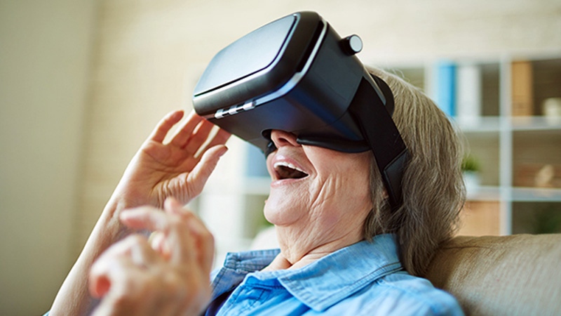 Seniors virtual reality VR
