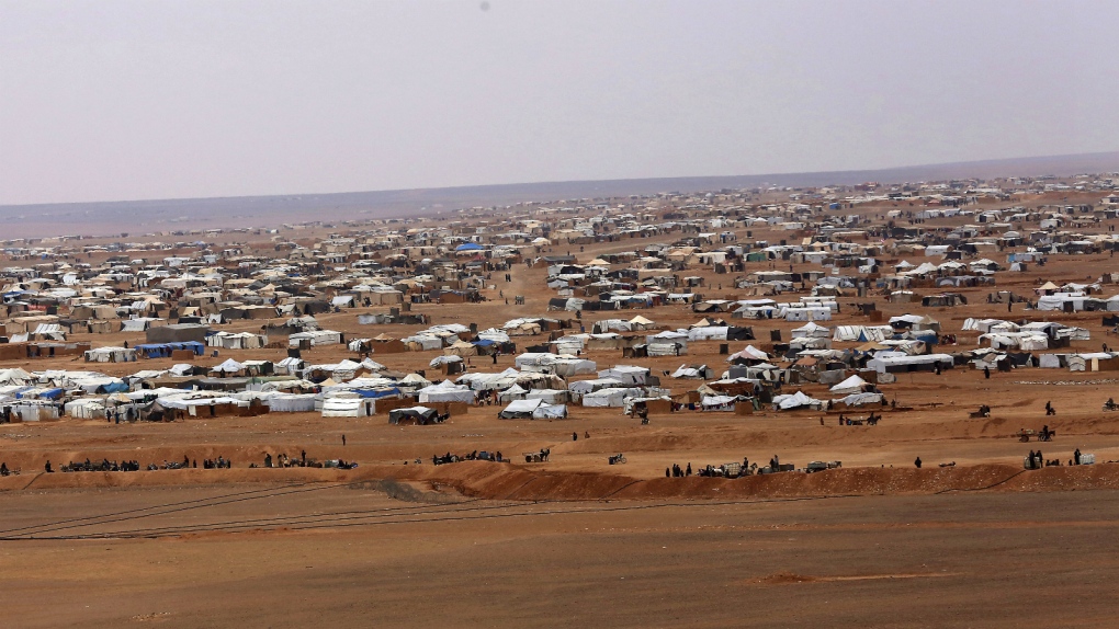 Syrian refugees flee Jordan camp