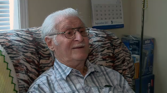 96-year-old Len de Carle