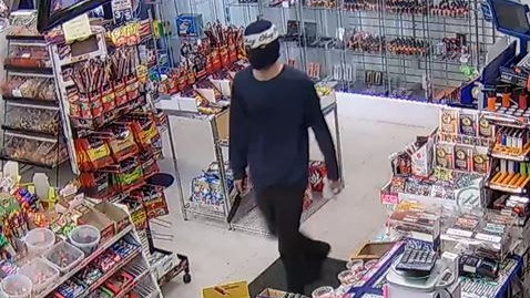 Windsor police are investigating a knife-point robbery at a Tecumseh Road convenience store in Windsor, Ont. (Courtesy Windsor police)