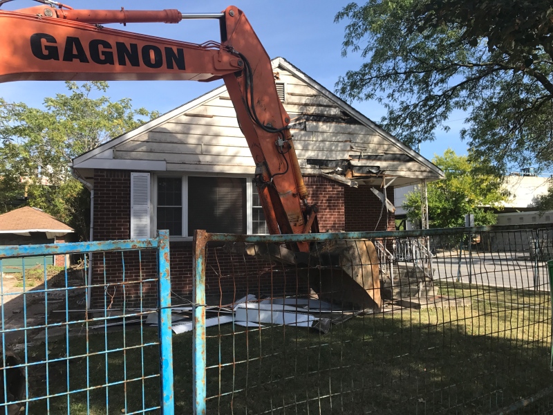 Indian Road homes are being demolished in Windsor, Ont., on Tuesday, Oct. 3, 2017. (Angelo Aversa / CTV Windsor)