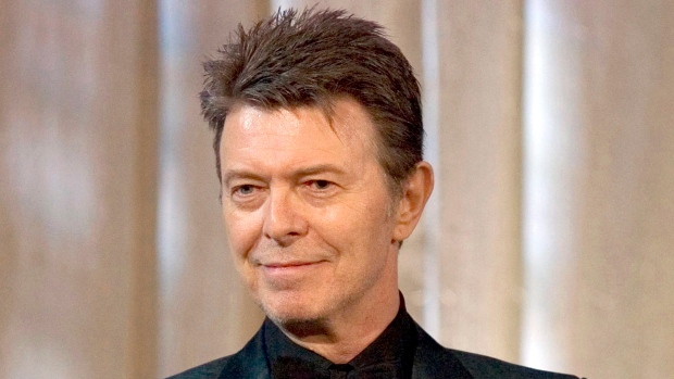 Katalog David Bowie dijual ke Warner Music