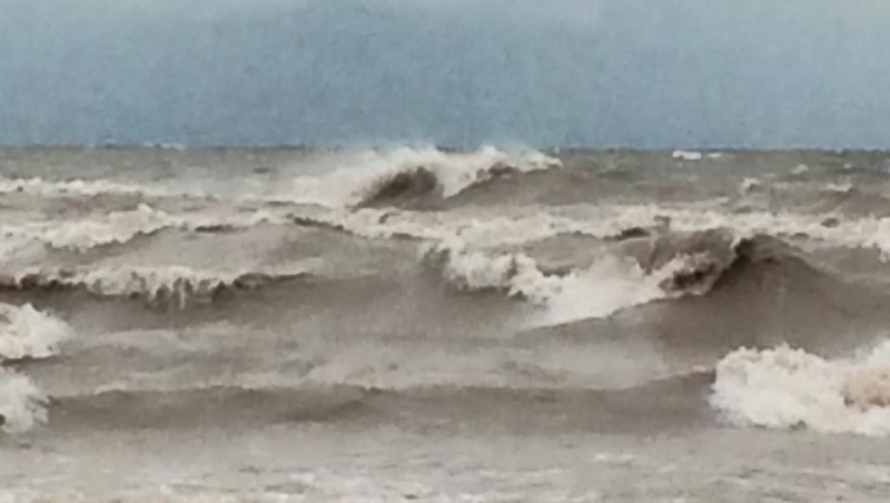 Rough water at Port Stanley on Monday, Oct. 30, 2017, with a gale warning in effect.
(Sean Irvine / CTV London)