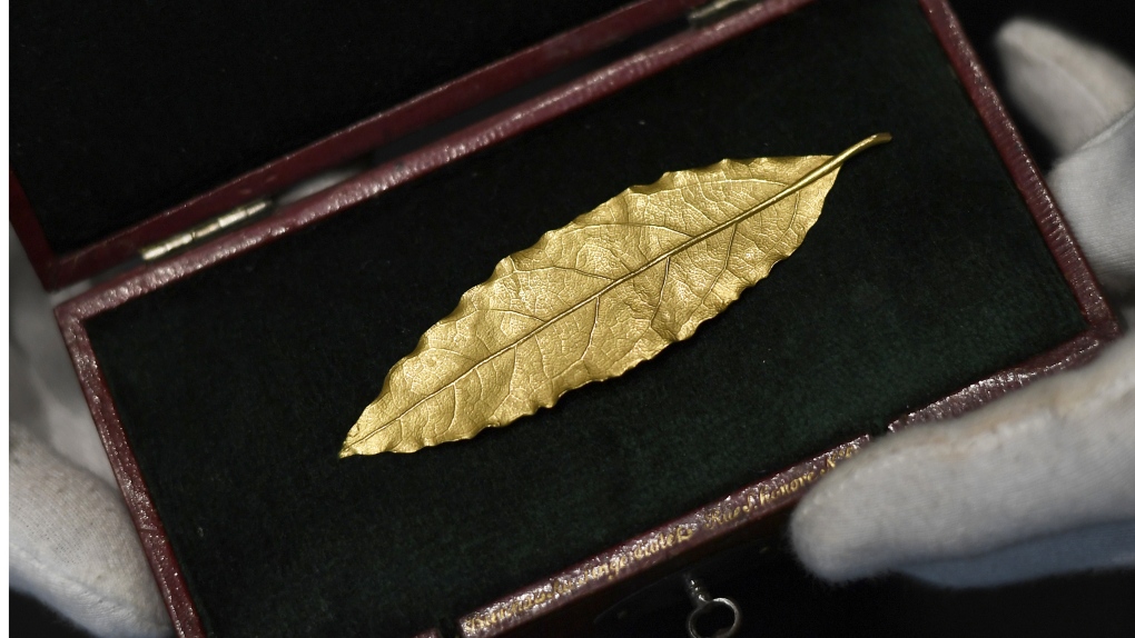 Napoleon Bonaparte Crown Leaf
