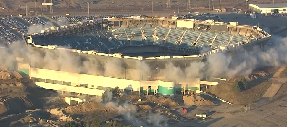 Implosion fails to bring down Silverdome