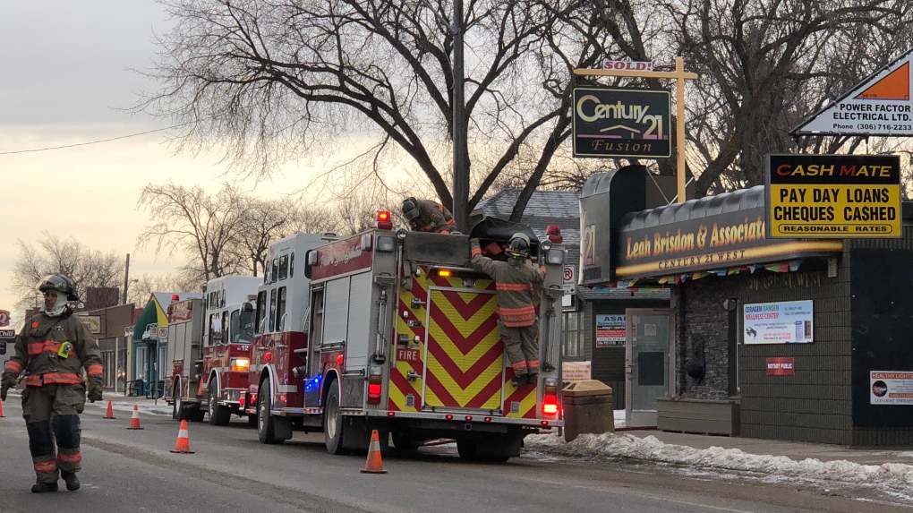 Saskatoon Fire Department attend 33rd St. W fire