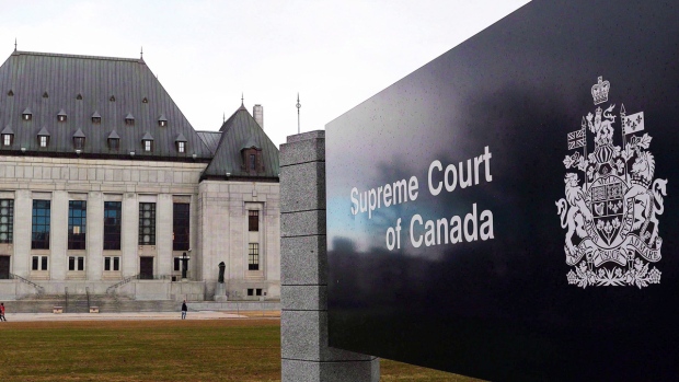 위니펙에 오타와 외에 캐나다 대법원(Supreme Court of Canada)이 처음으로 개회되기로 결정