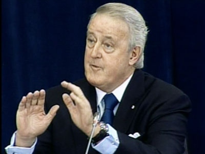 Former prime minister Brian Mulroney testifies at the Oliphant Commission in Ottawa, Friday, May 15, 2009.
