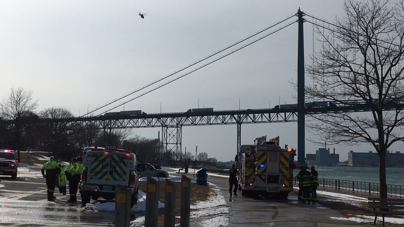 Windsor emergency crews and the U.S. Coast Guard are assisting with a rescue on the Detroit River in Windsor, Ont., on Wednesday, Jan. 31, 2018. (Chris Campbell / CTV Windsor) 