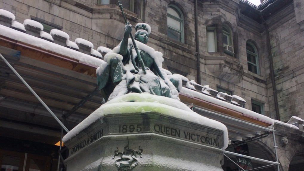 Queen Victoria, vandalized