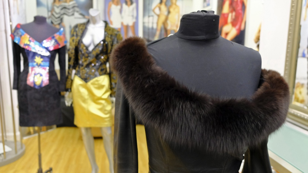 Fox fur collar dress for sale in San Francisco